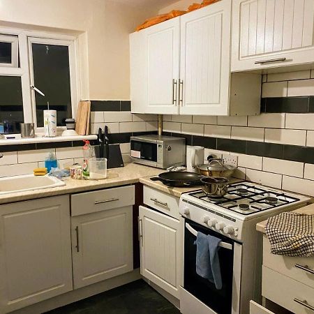 Comfortable Double Bedroom In London Hornchurch Eksteriør billede