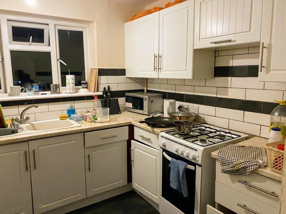 Comfortable Double Bedroom In London Hornchurch Eksteriør billede